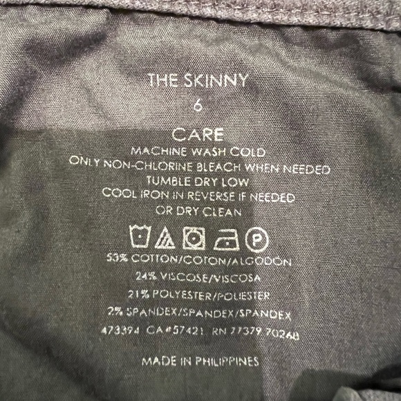 Ann Taylor The Skinny Grey w/Dark Grey Floral Print Pants/Jegging - Picture 4 of 13